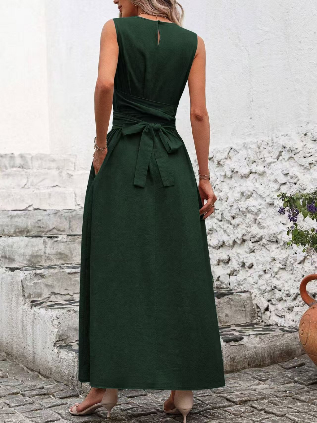 Elegant Plain Sleeveless Crew Neck Wrinkle Maxi Dress