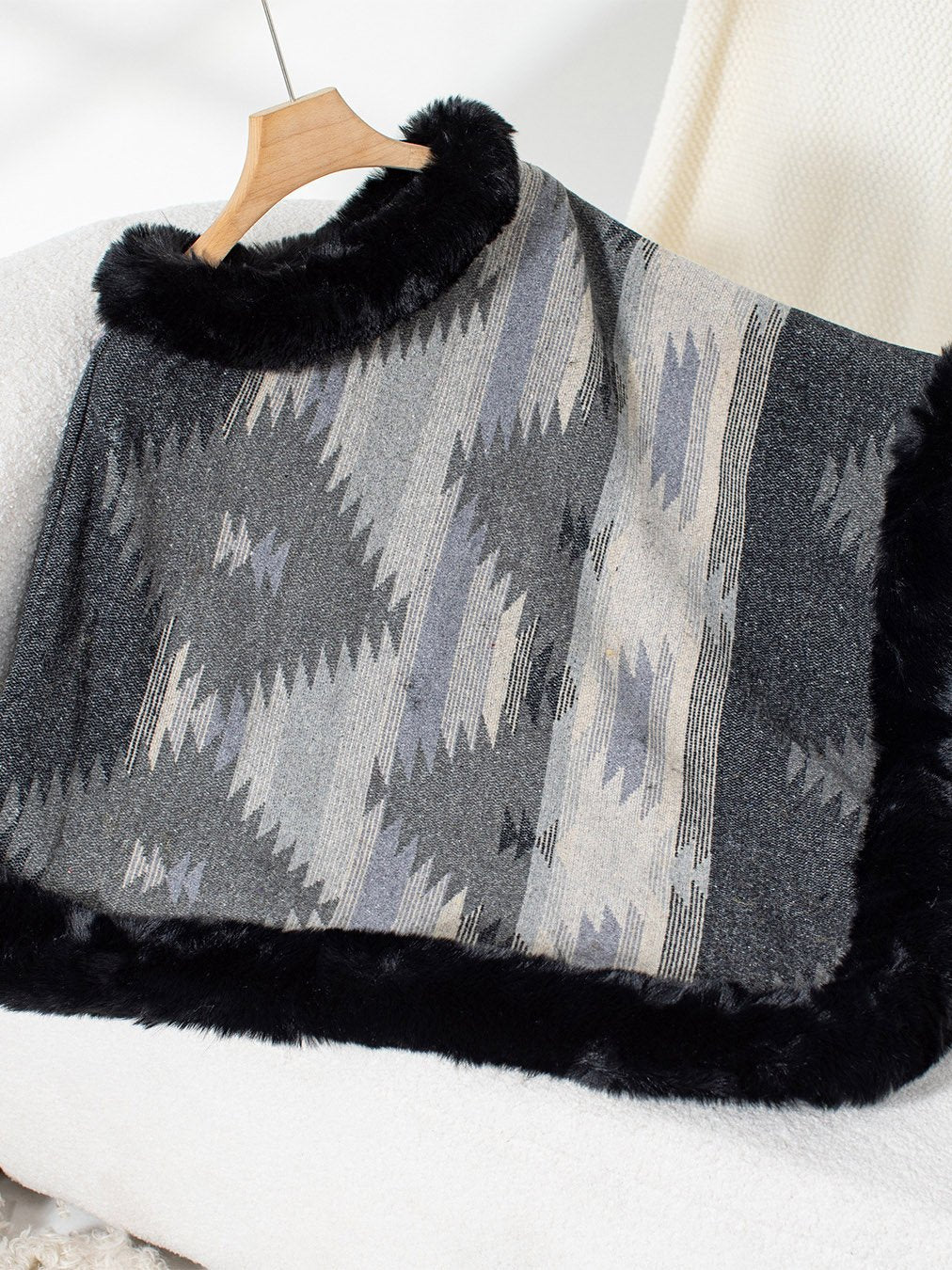 Fur Collar Elegant Crew Neck Cloak